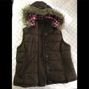 {Aeropostale} Puffy Vest w/Fur Hood